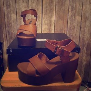 Platform sandals
